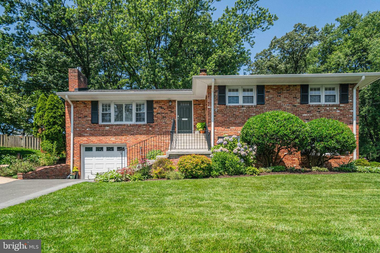5904 Bush Hill Drive  Alexandria VA 22310 photo