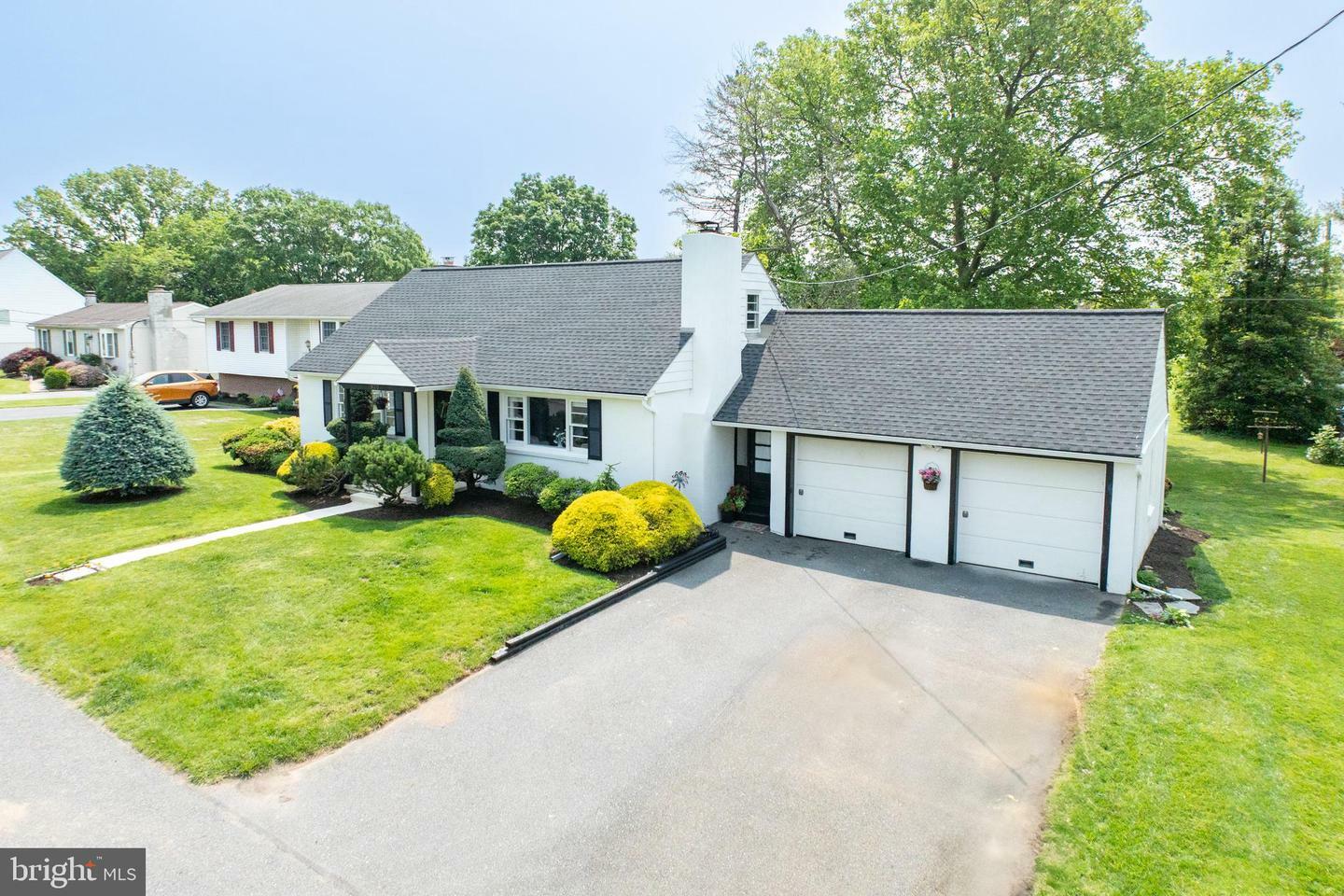 970 Spruce Street  Honey Brook PA 19344 photo