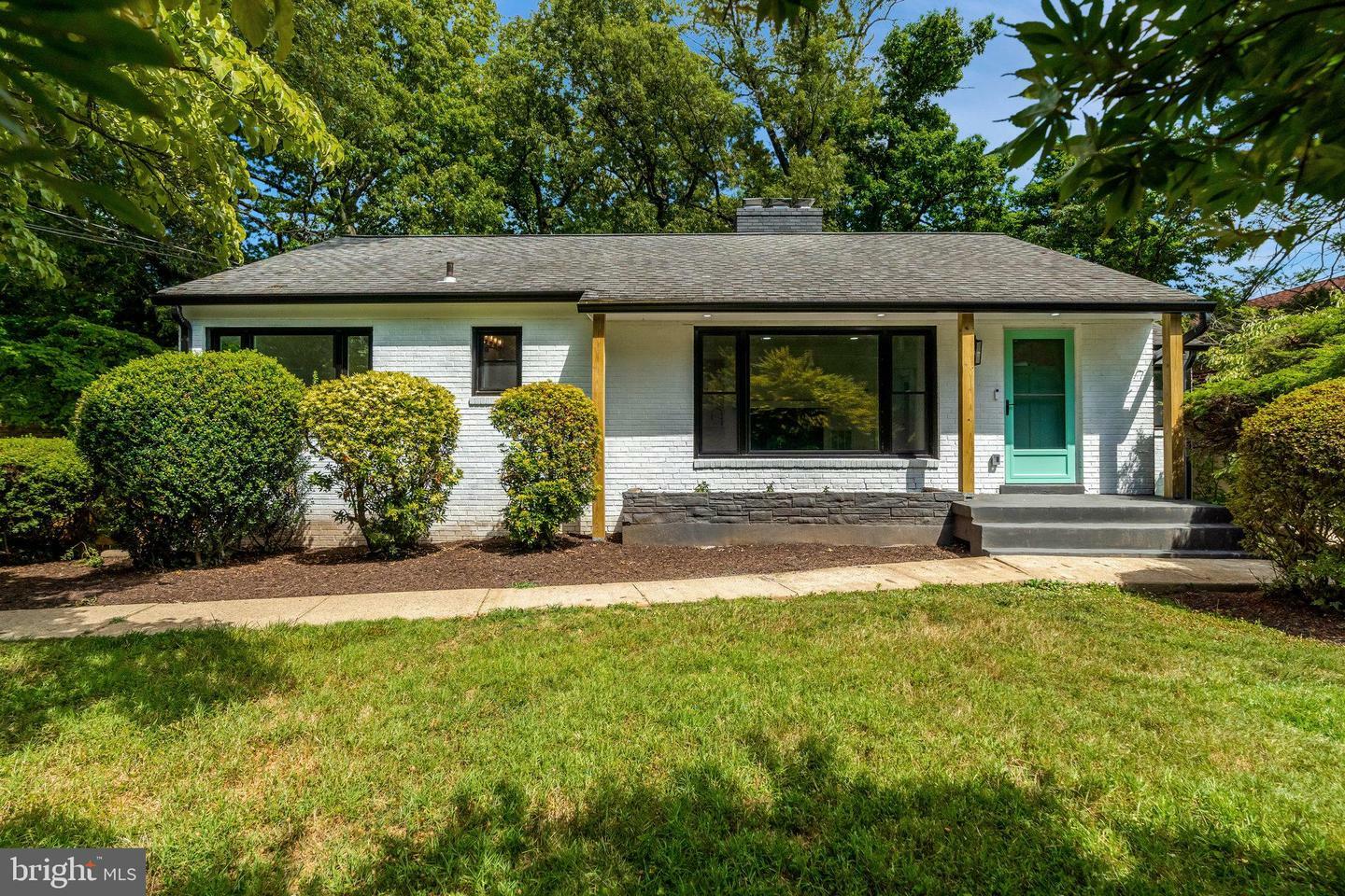 2539 Gallows Road  Dunn Loring VA 22027 photo