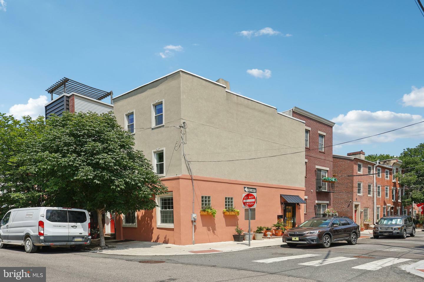Property Photo: 923 S 3rd Street PA 19147