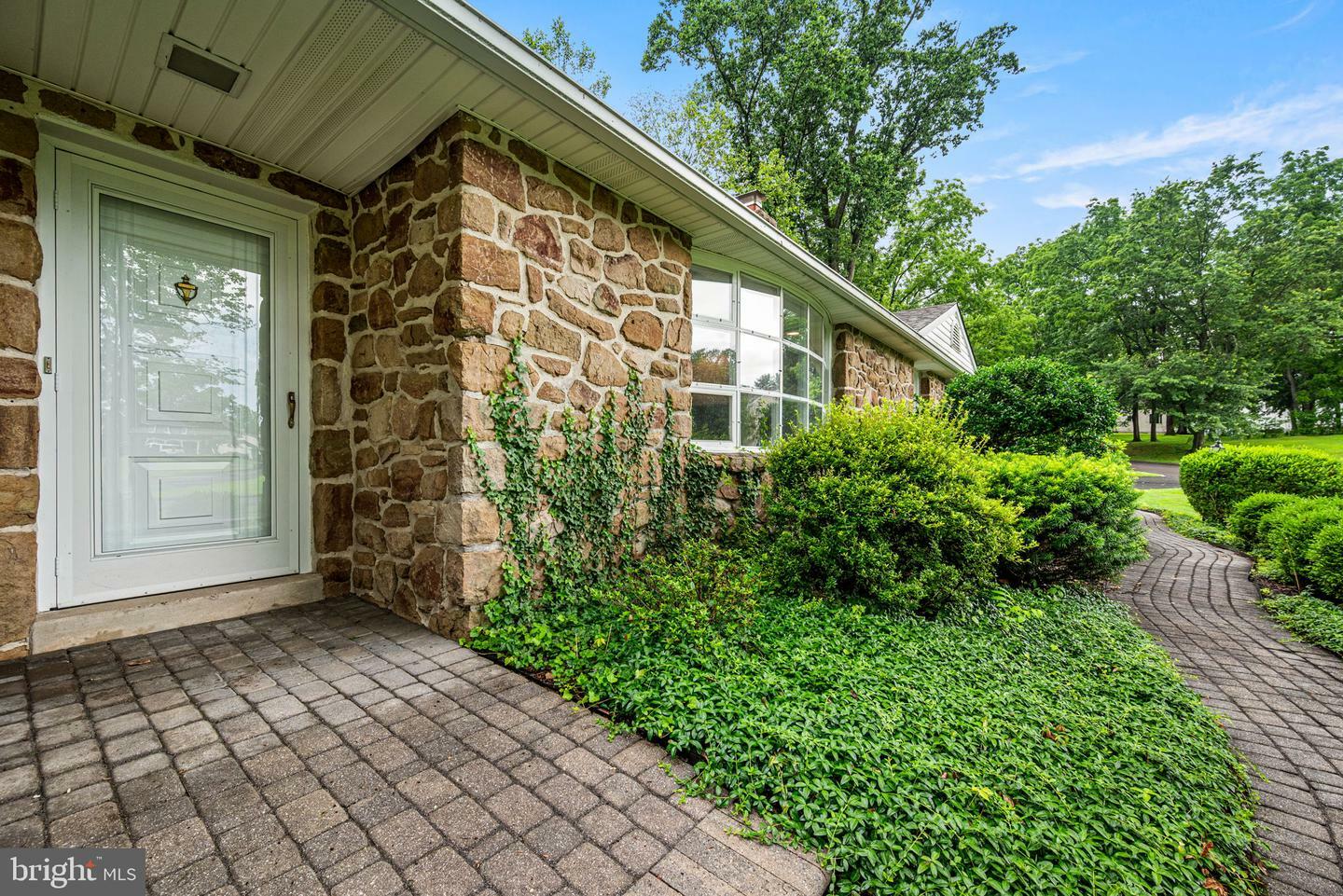 Property Photo:  152 Mallard Road  PA 18966 