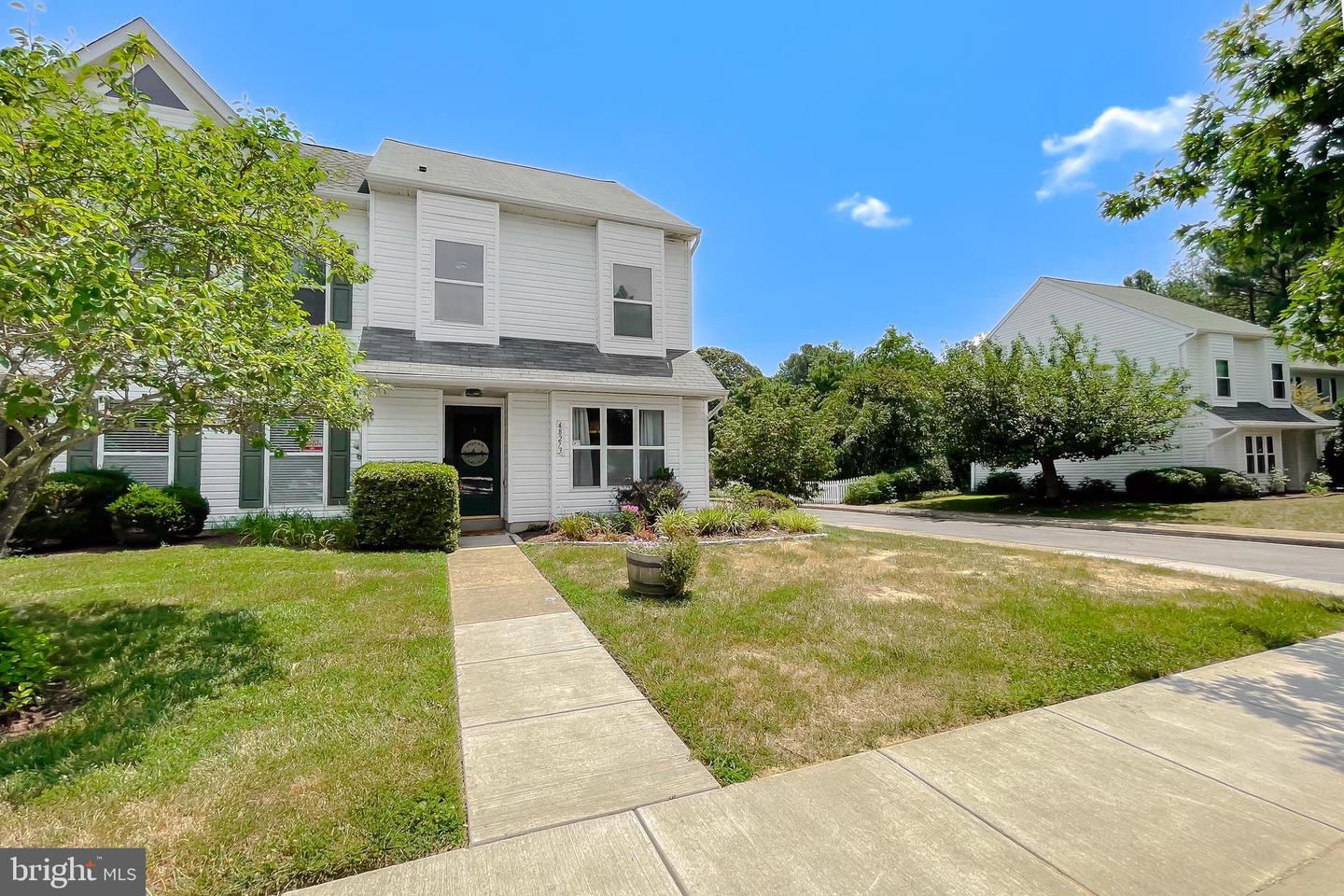 Property Photo:  48273 Picketts Harbor Court  MD 20653 