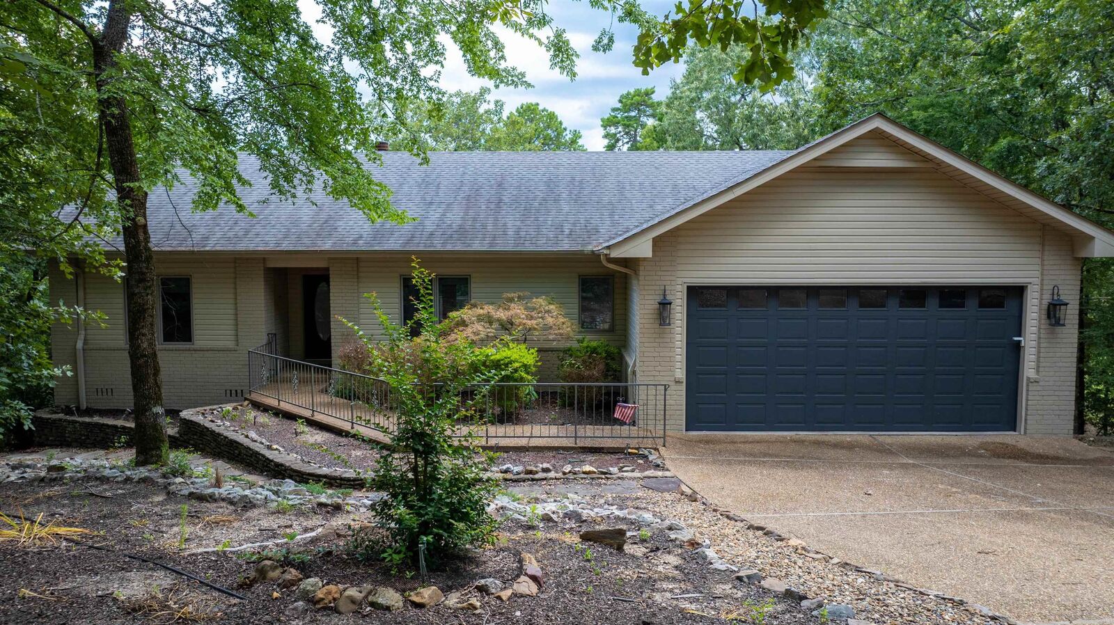 Property Photo: 6 Premio AR 71909