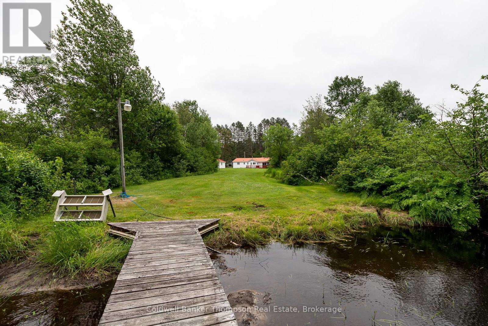 Photo de la propriété: 4242 Ravenscliffe Road ON P1H 2J2