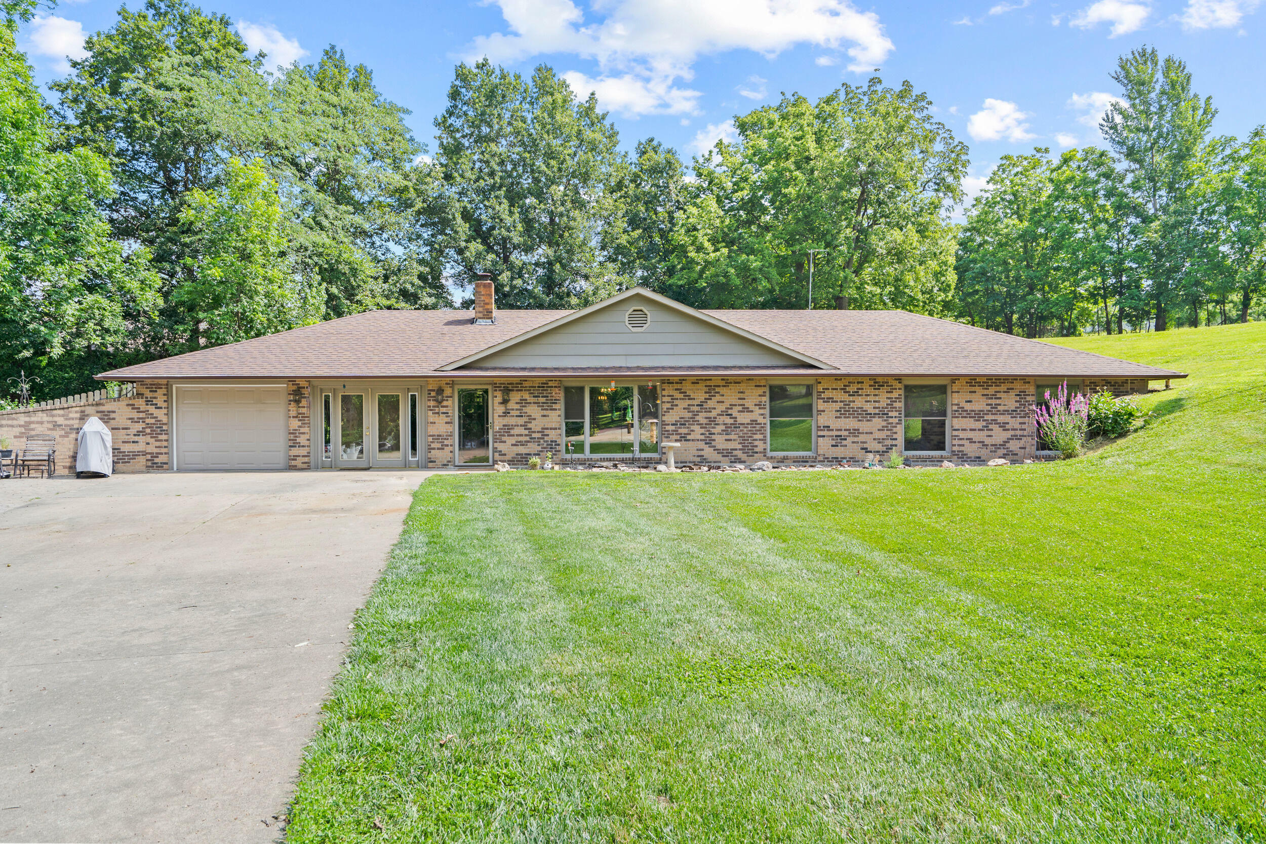 Property Photo: 17915 Scenic Dr MO 65233