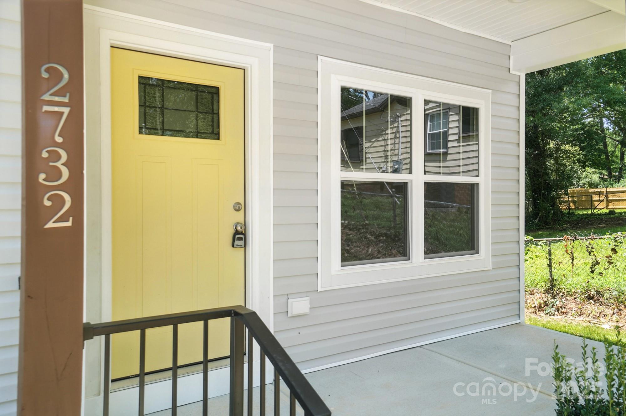 Property Photo: 2732 Mayfair Avenue NC 28208