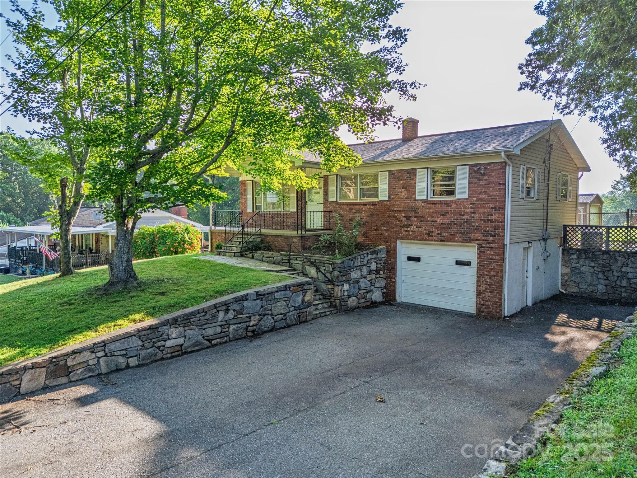21 Cedar Hill Circle  Asheville NC 28806 photo