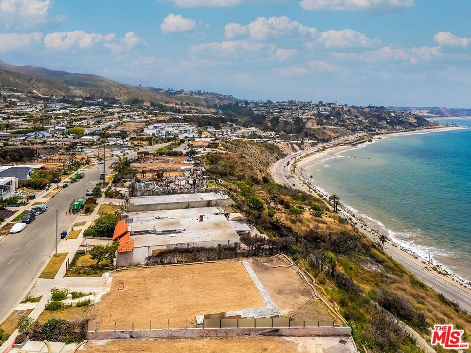 Property Photo:  18428 Coastline Dr  CA 90265 