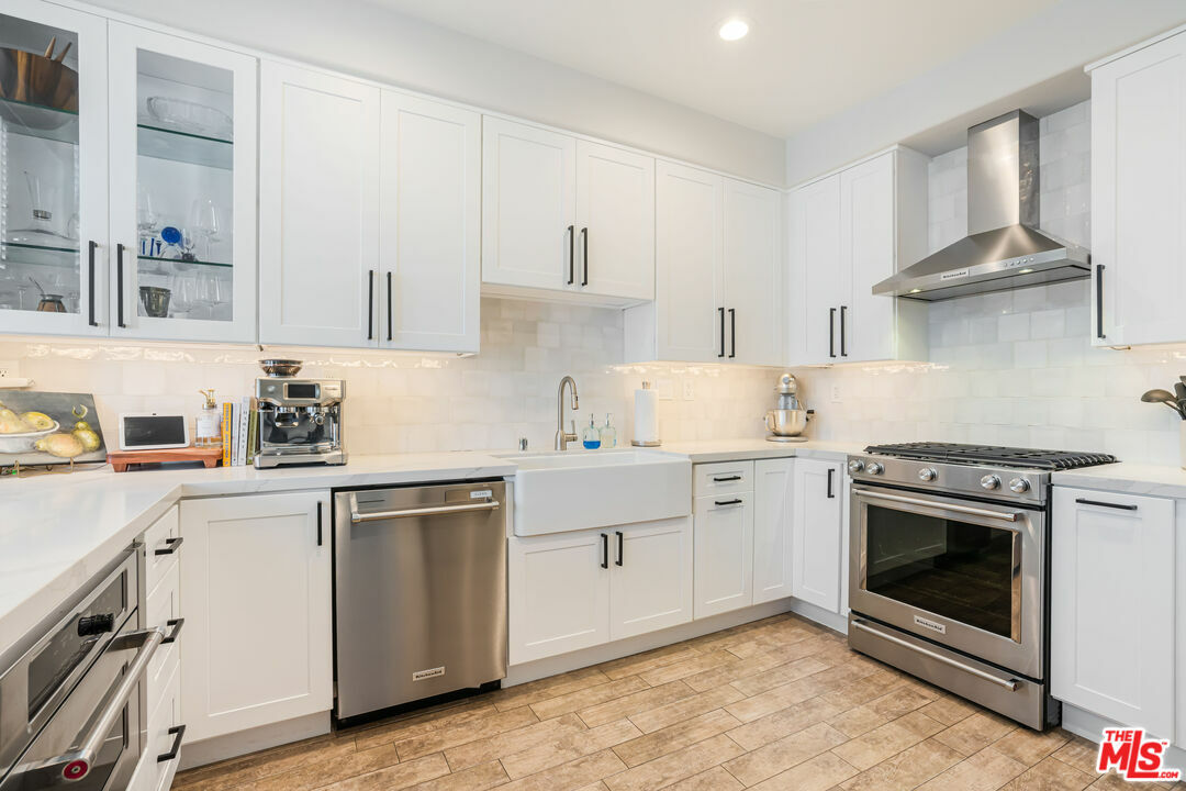 Property Photo:  7100 Playa Vista Dr  CA 90094 