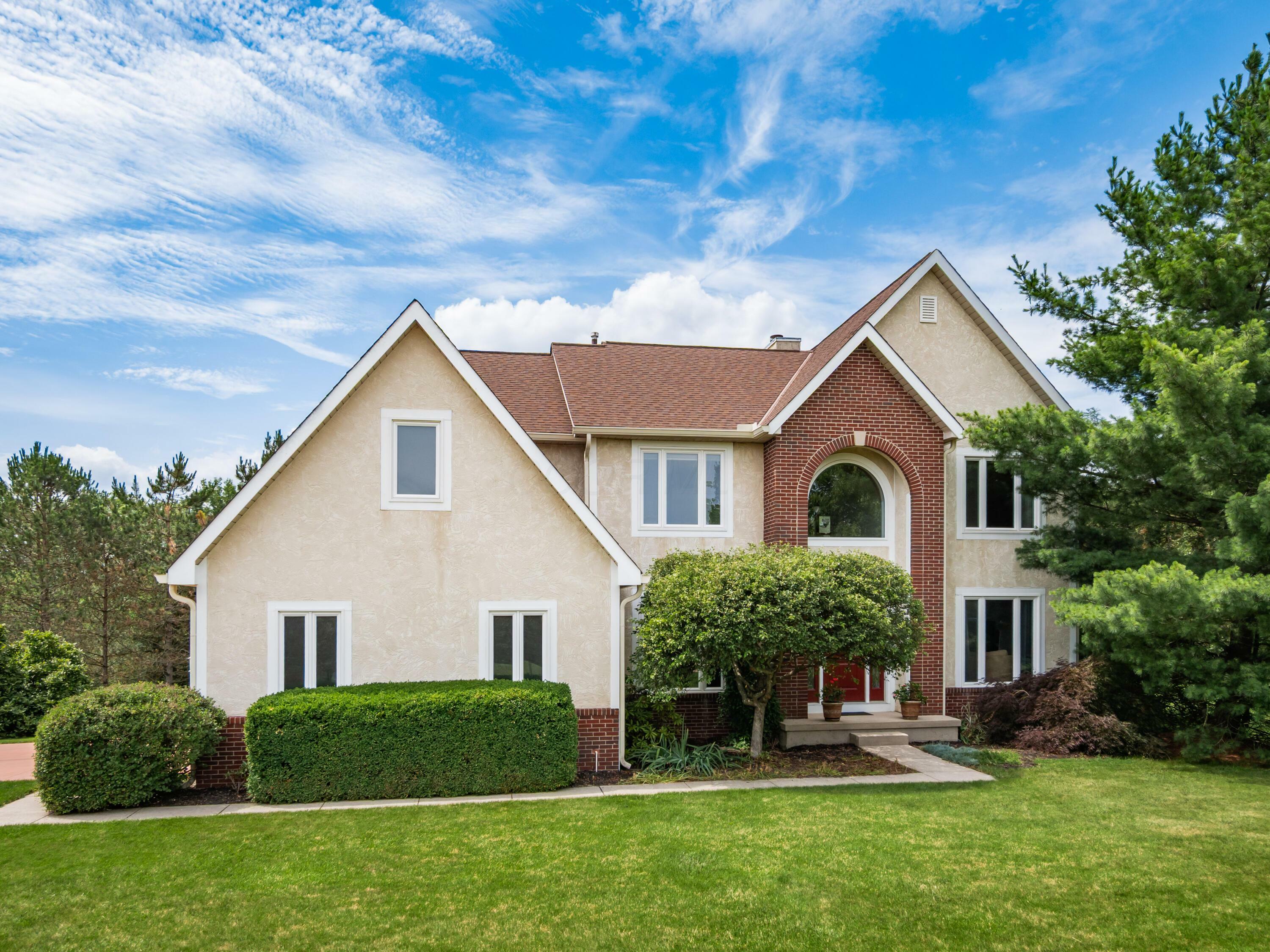 Property Photo: 16239 Hunters Run OH 43040