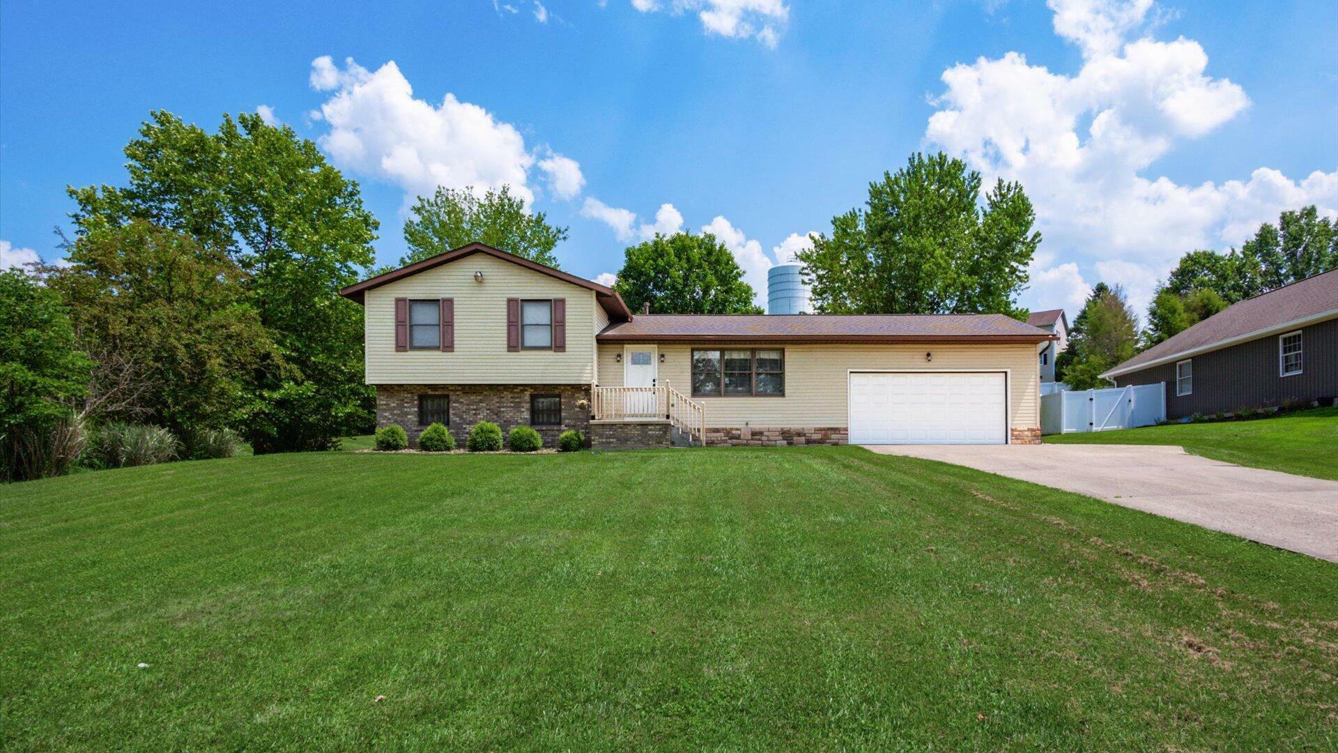 Property Photo:  6810 Dillon Hills Drive  OH 43830 