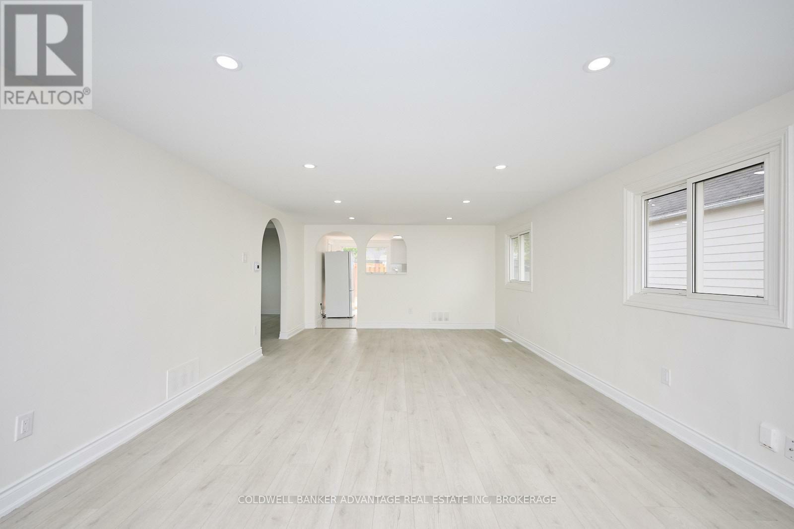 Property Photo:  34 Scholfield Avenue  ON L3B 1N5 