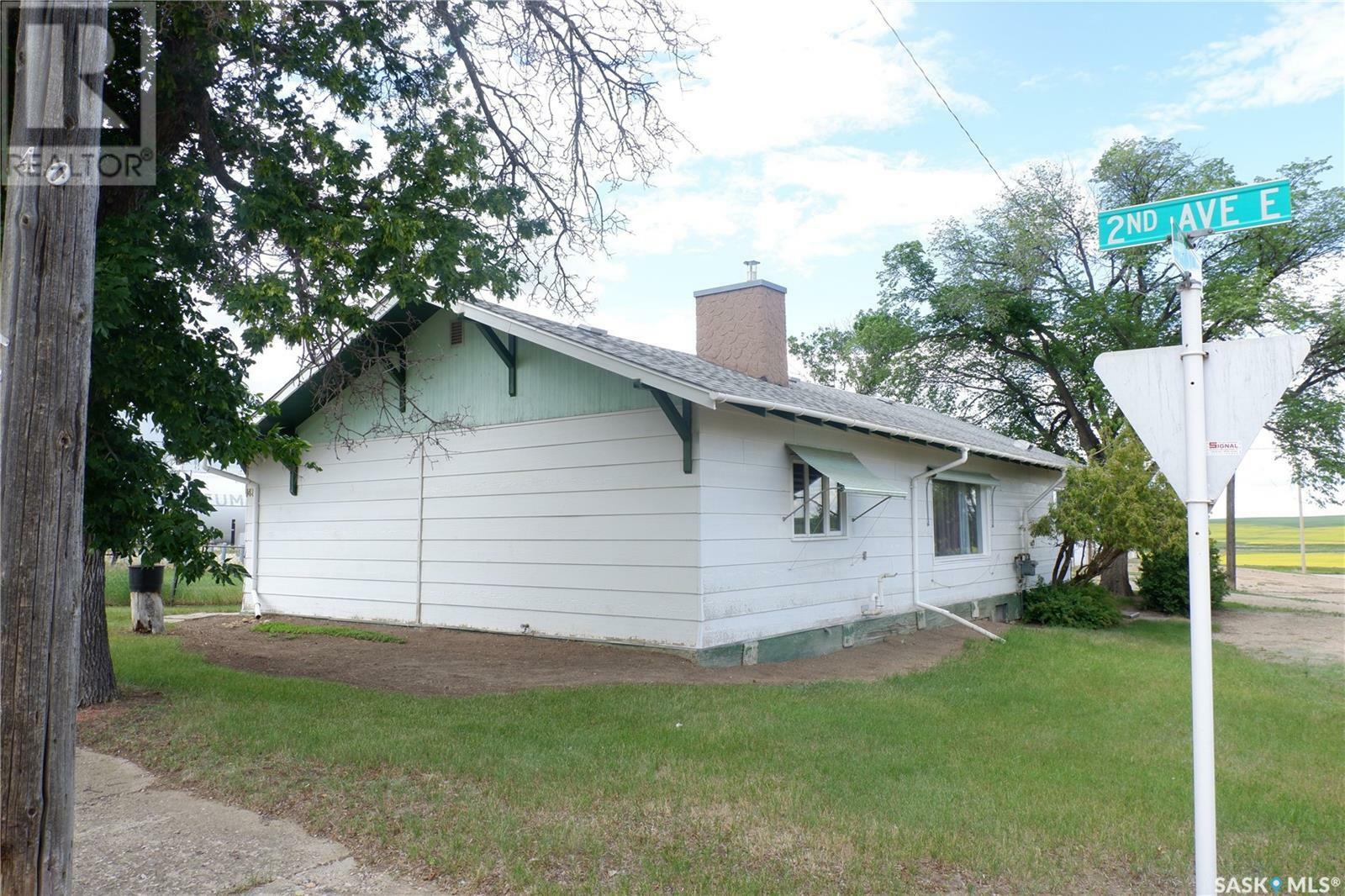 Property Photo: 48 2nd Avenue E SK S0H 2K0
