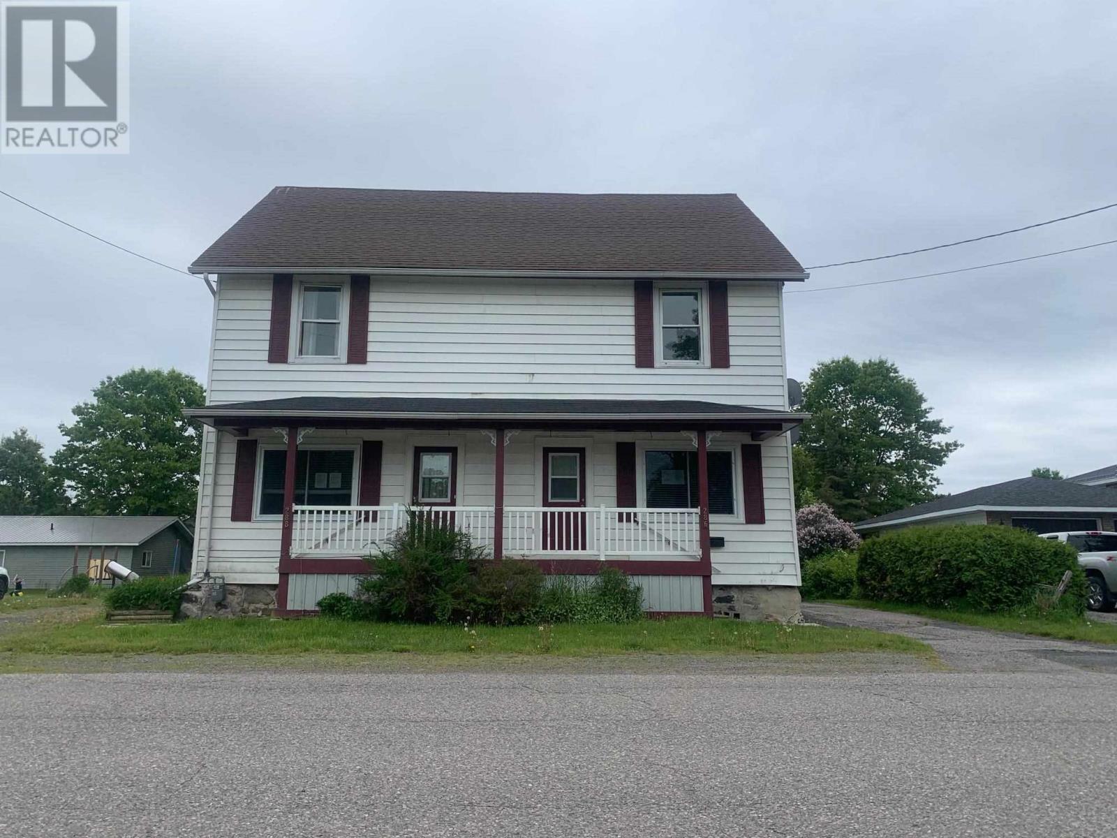 Photo de la propriété: 286-288 Federation St ON P0R 1C0