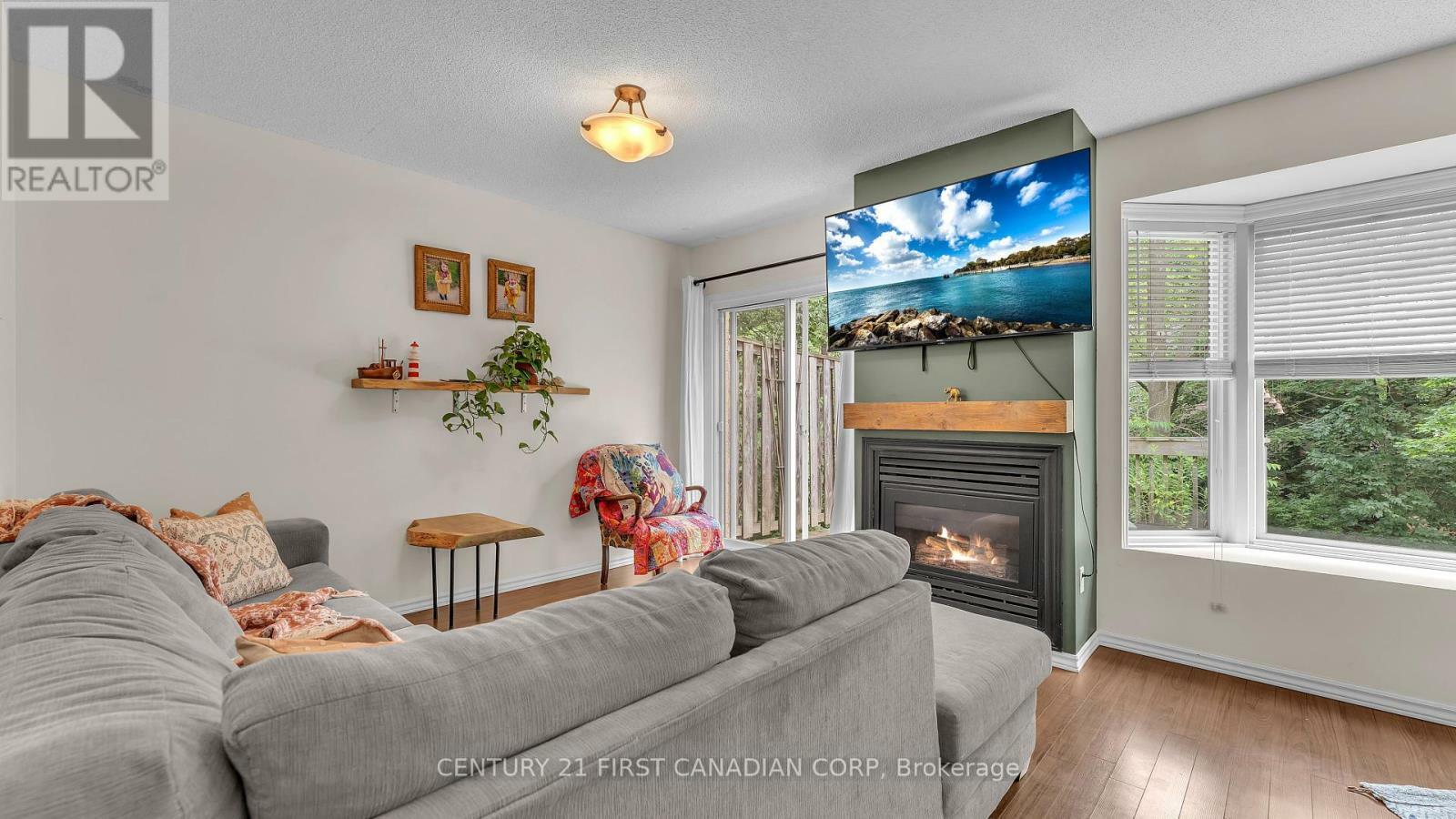 Property Photo:  9 Ailsa Place 25  ON N5Z 4Z6 