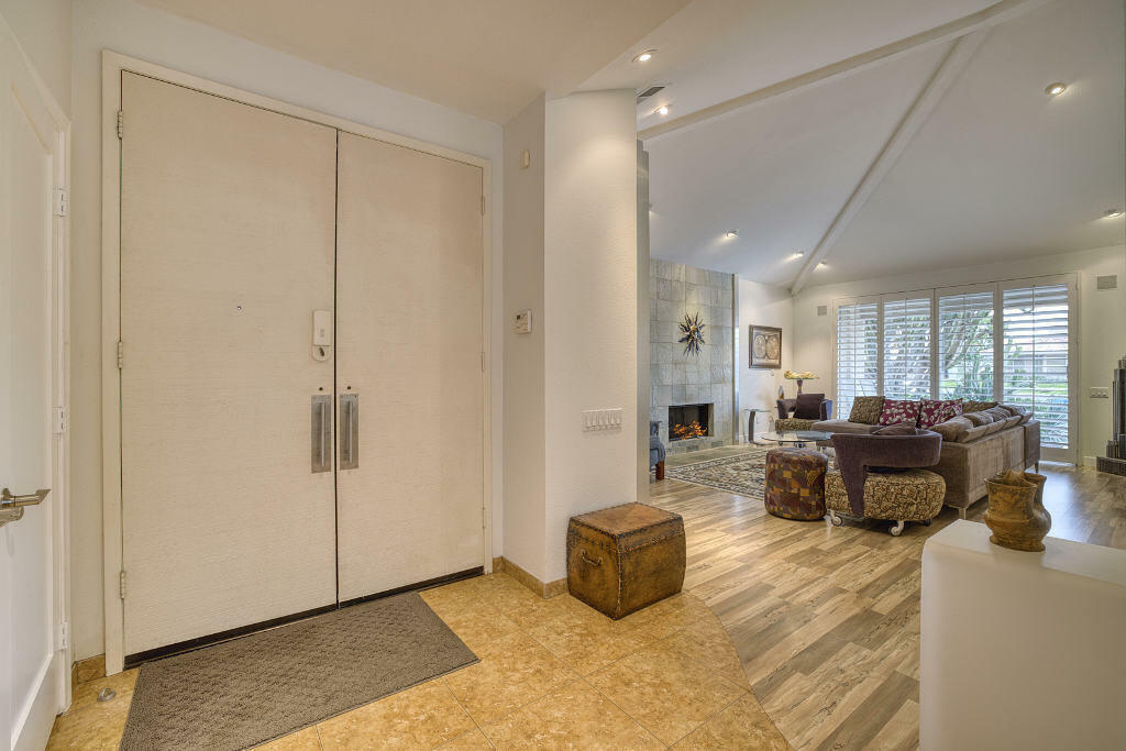 Property Photo: 17 Lake Shore Drive CA 92270