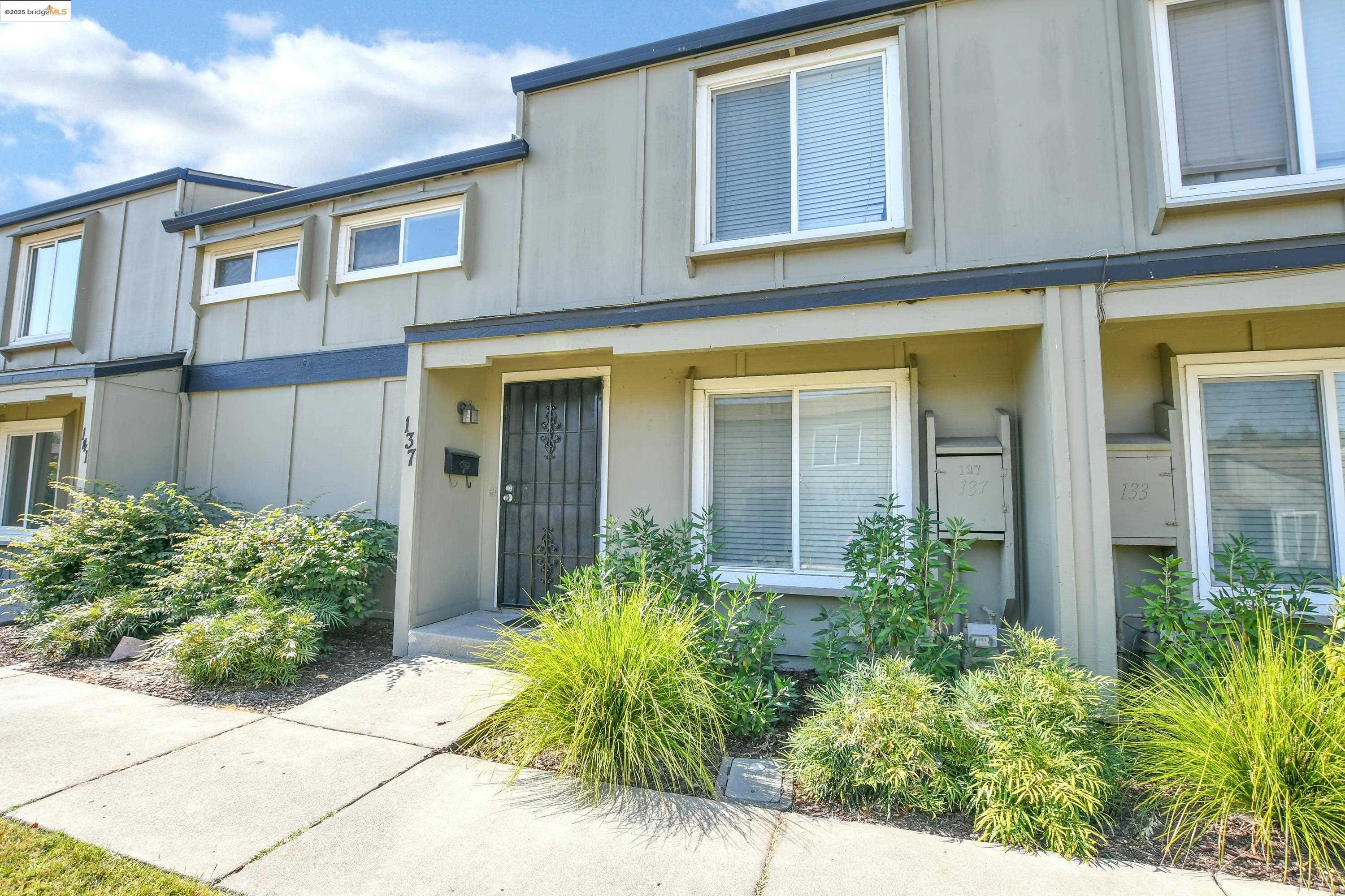 Property Photo: 137 Rainier Ln CA 94509