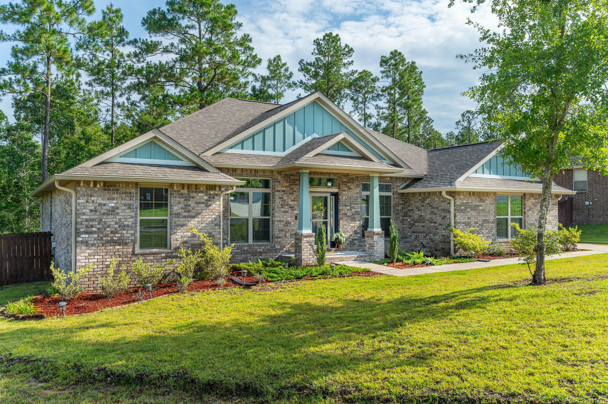 Property Photo:  605 Terrier Trail  FL 32536 