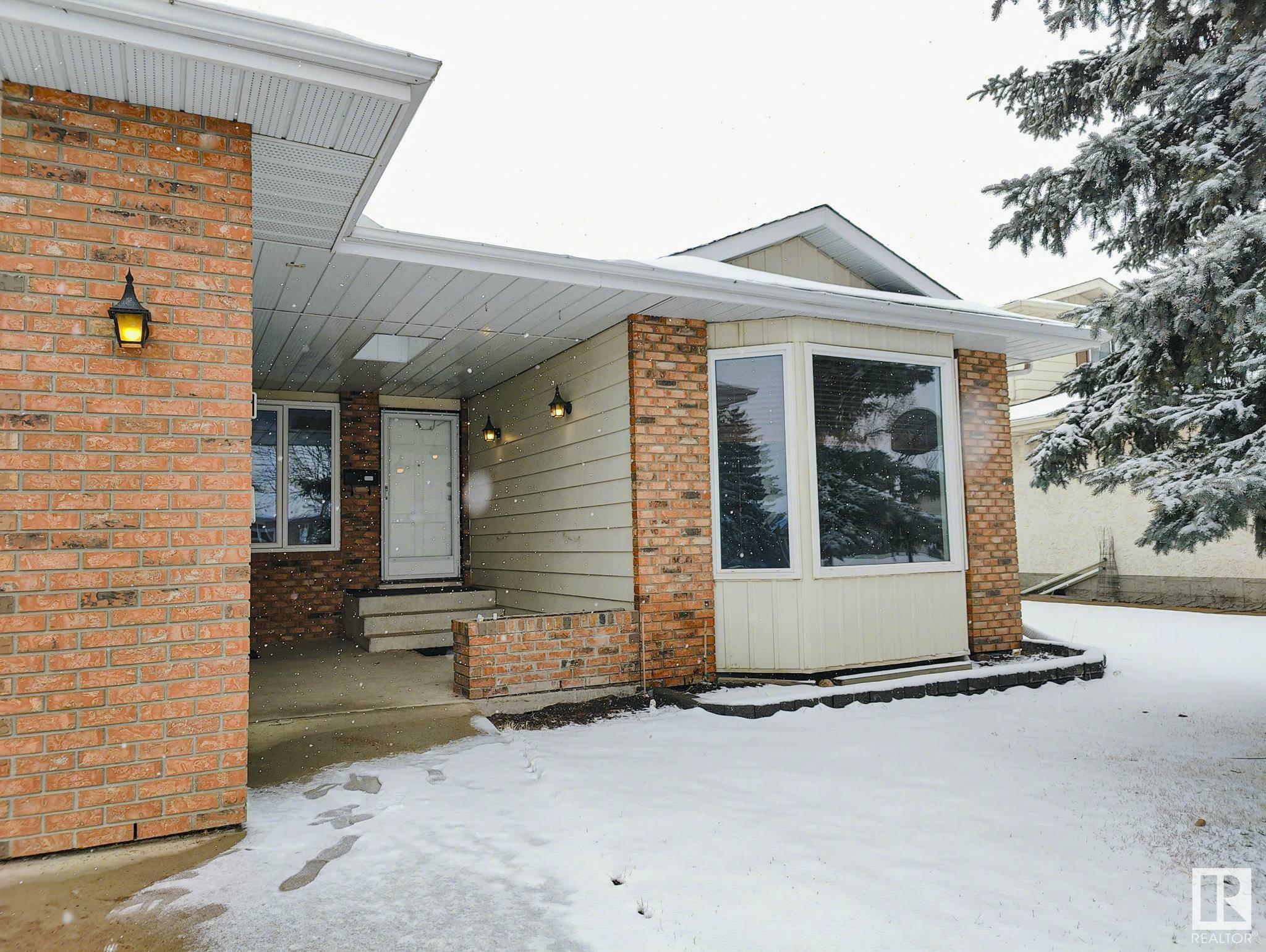 Property Photo: 10420 18 Avenue NW AB T6J 4Z7
