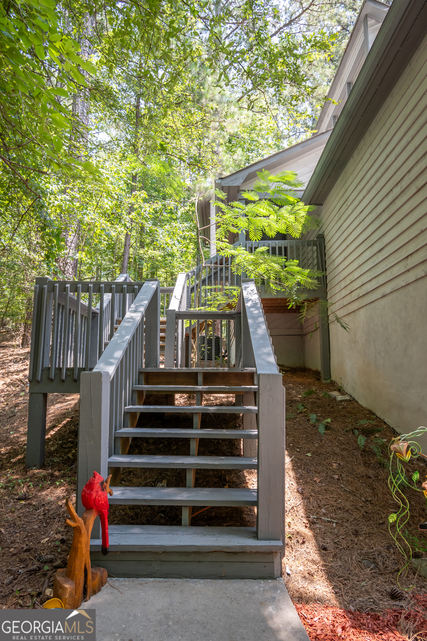 Property Photo: 102 Chickadee Court GA 30605