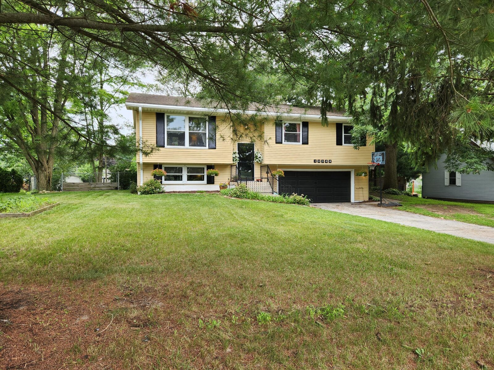 Property Photo:  10308 N 500  IN 46310 