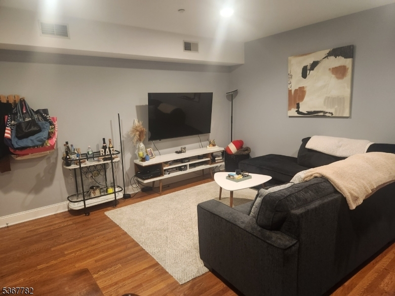 Property Photo:  450 Park Ave 2B  NJ 07076 