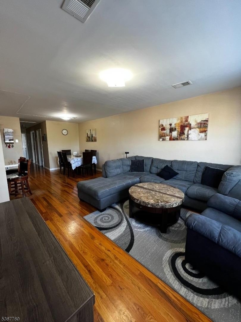 Property Photo:  952 Flora St Unit 2  NJ 07201 