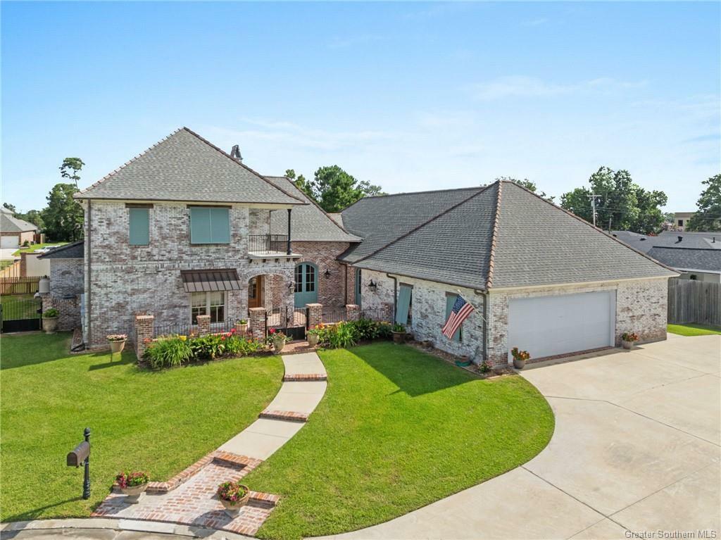 Property Photo:  2200 Longue Vue Drive  LA 70605 