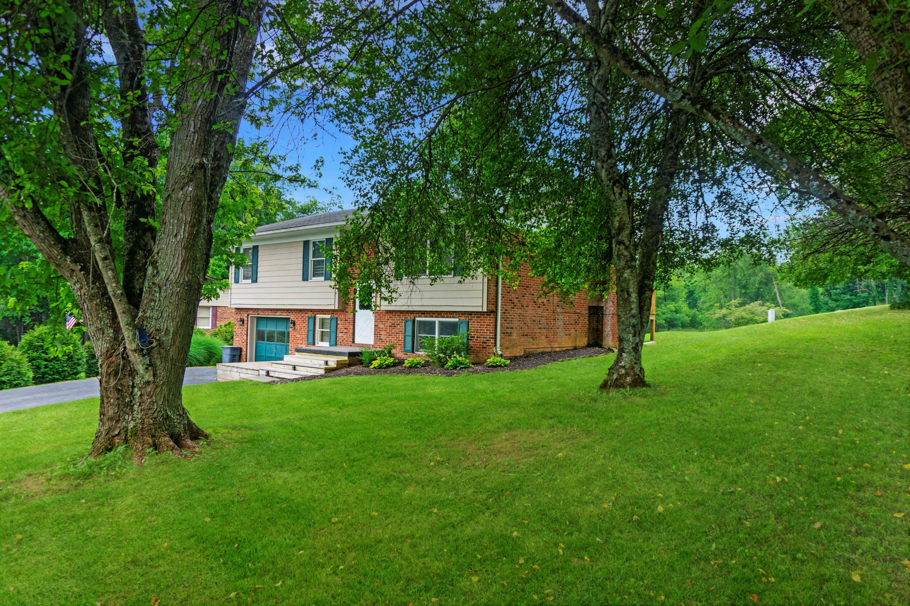 Property Photo: 180 Longview Estates WV 24957