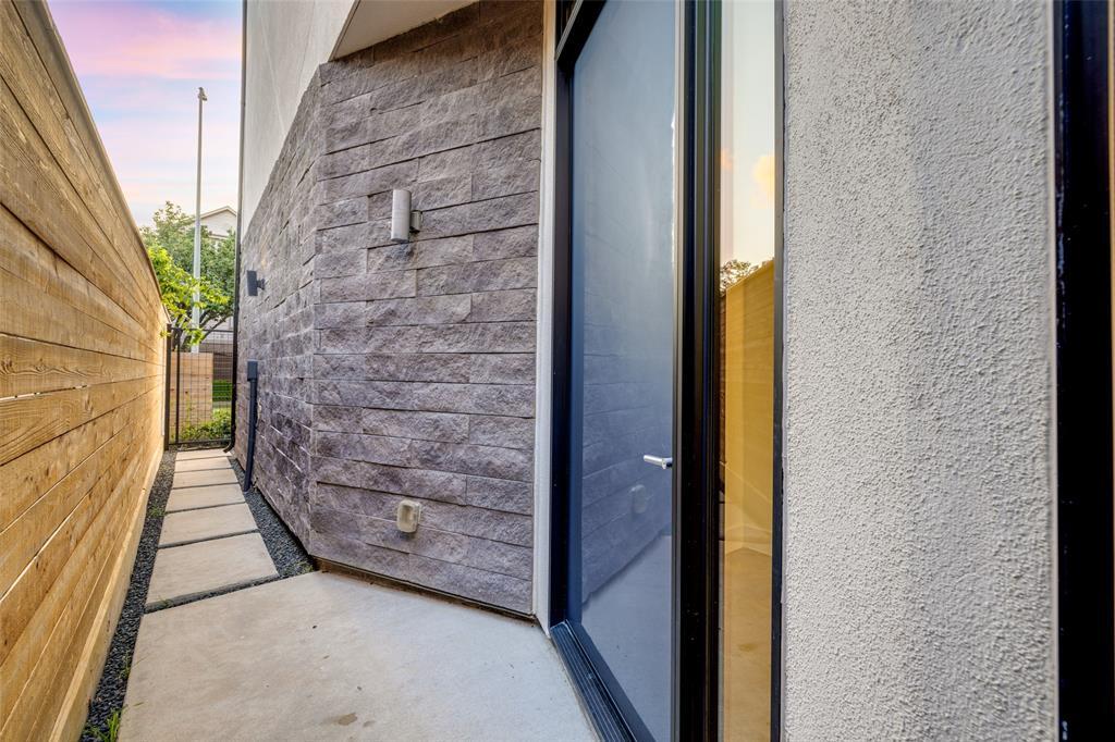 Property Photo: 1415 Crocker Street TX 77019