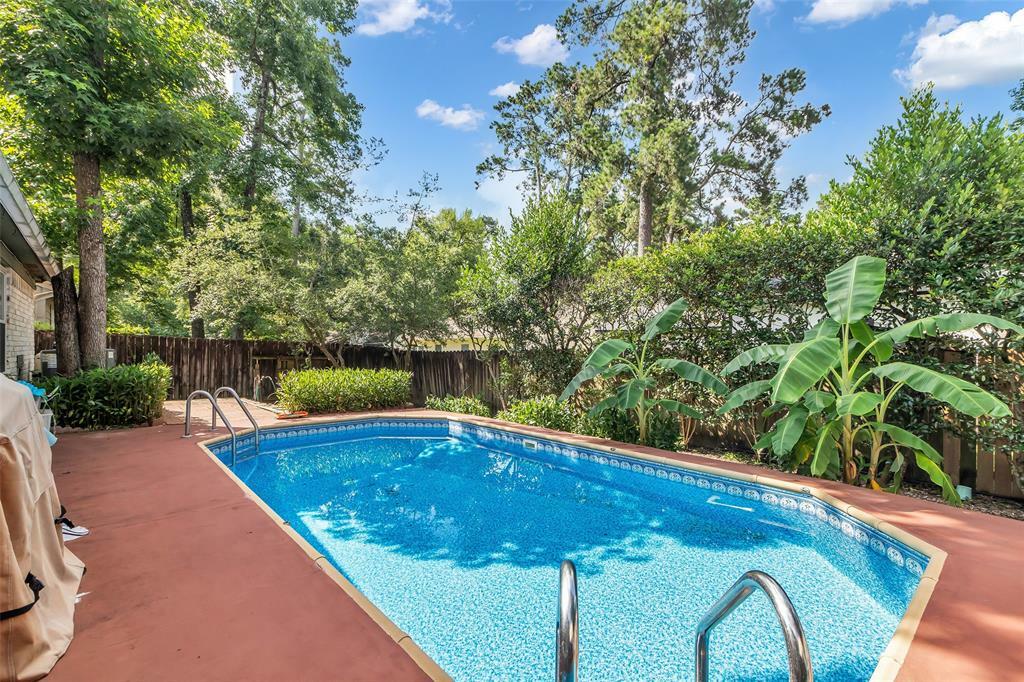 Property Photo: 6 Hasting Oak Court TX 77381
