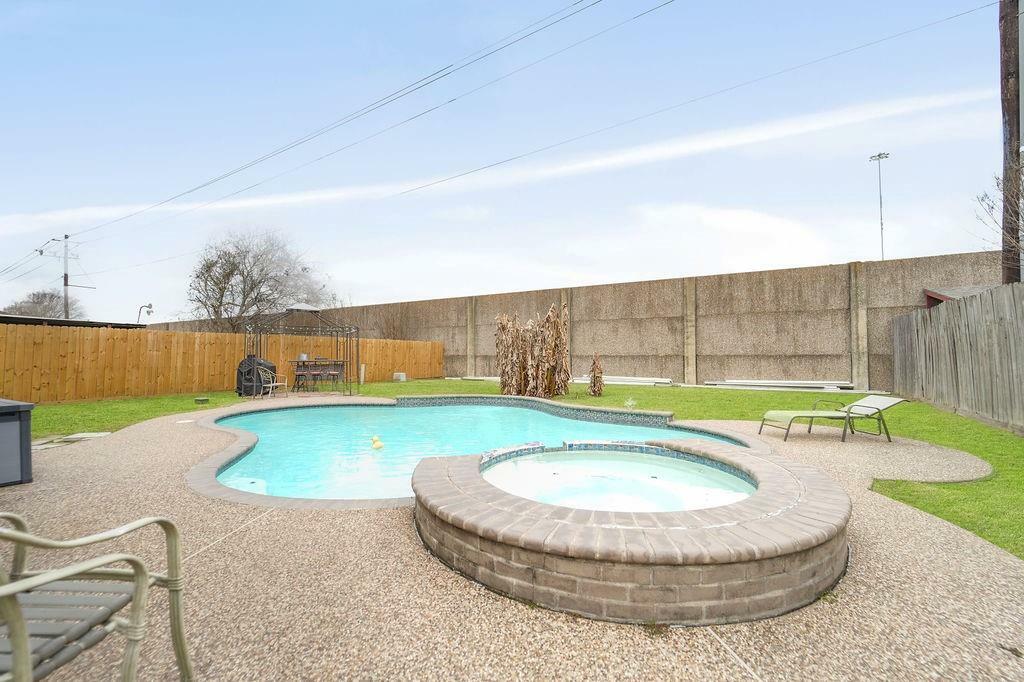 Property Photo: 7710 Eight Willows Road TX 77489