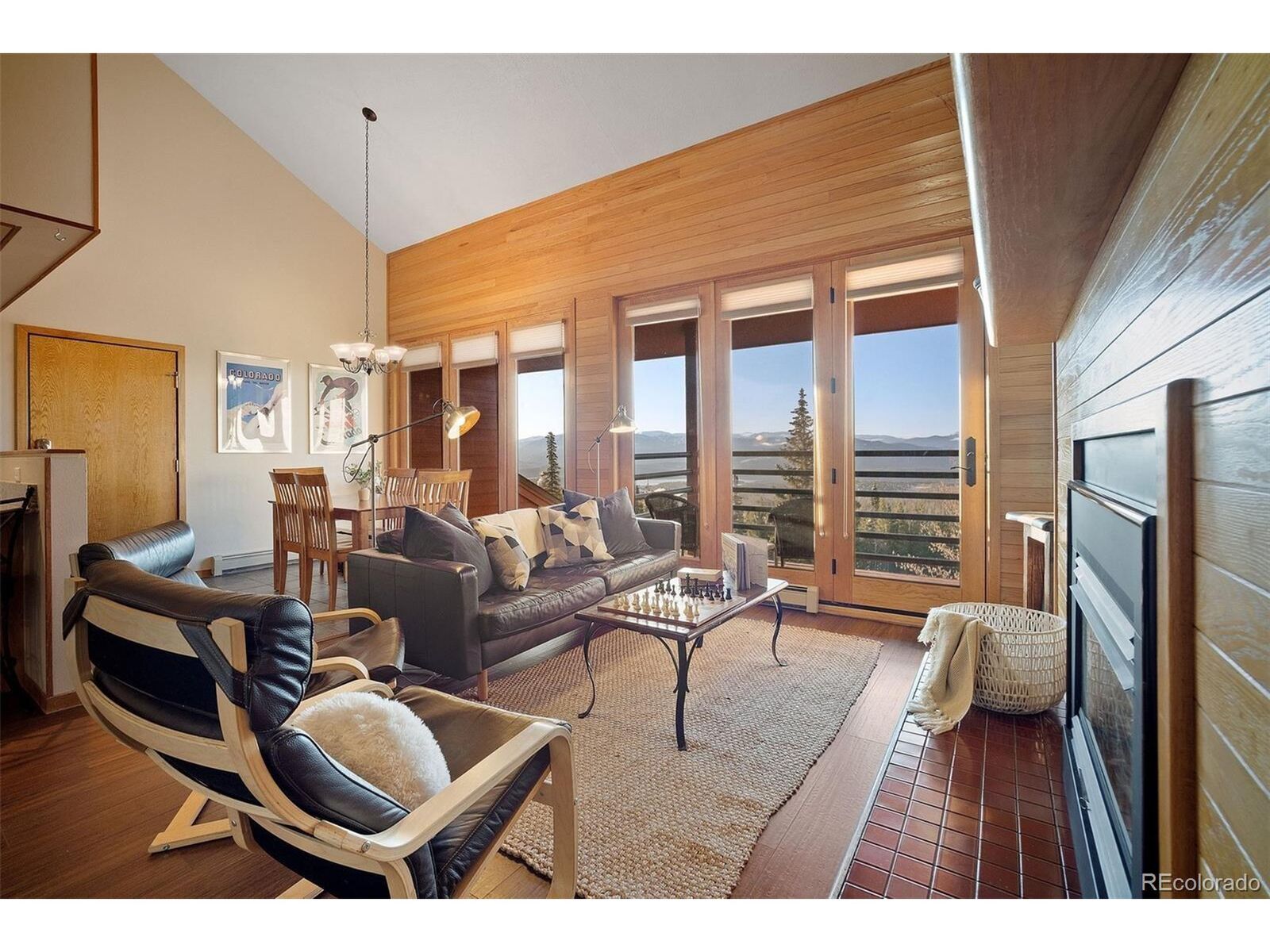 Property Photo:  