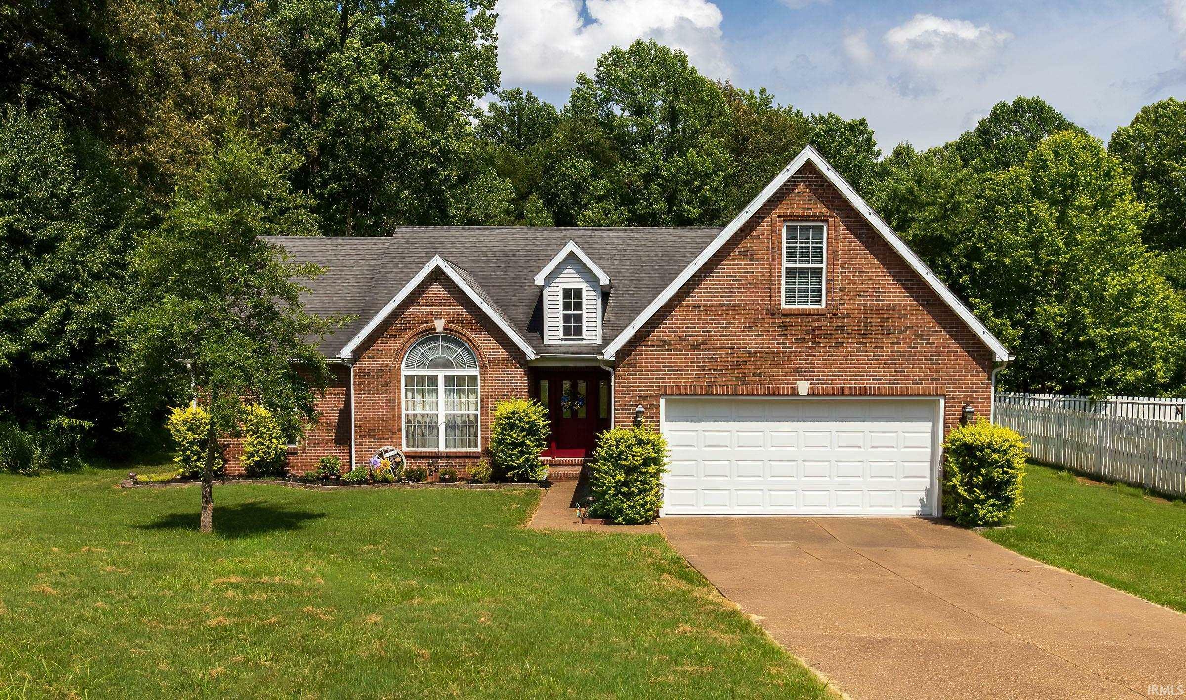 Property Photo: 2516 Willow Creek Drive IN 47712