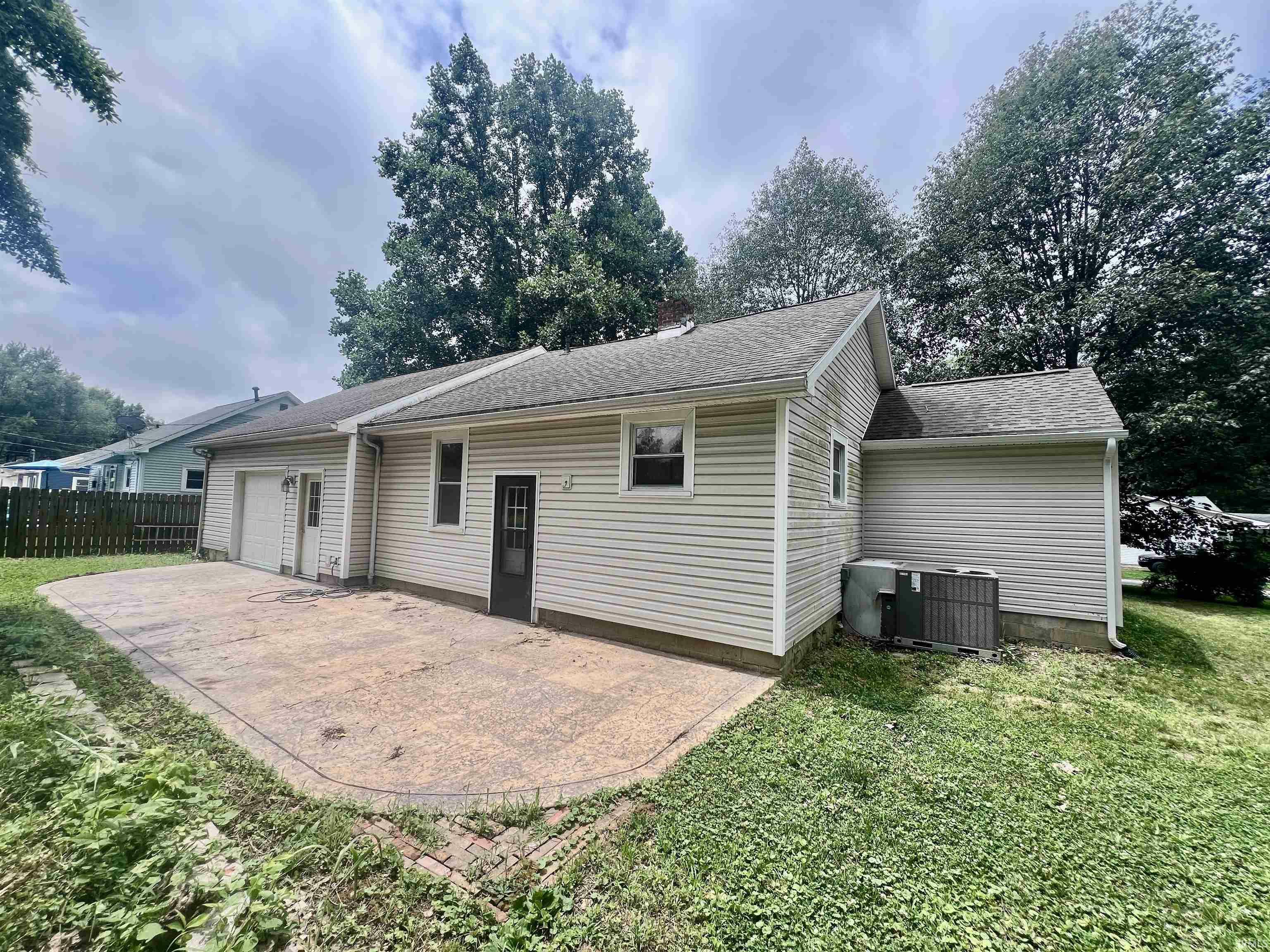 Property Photo: 301 N Ohio Avenue IN 47610