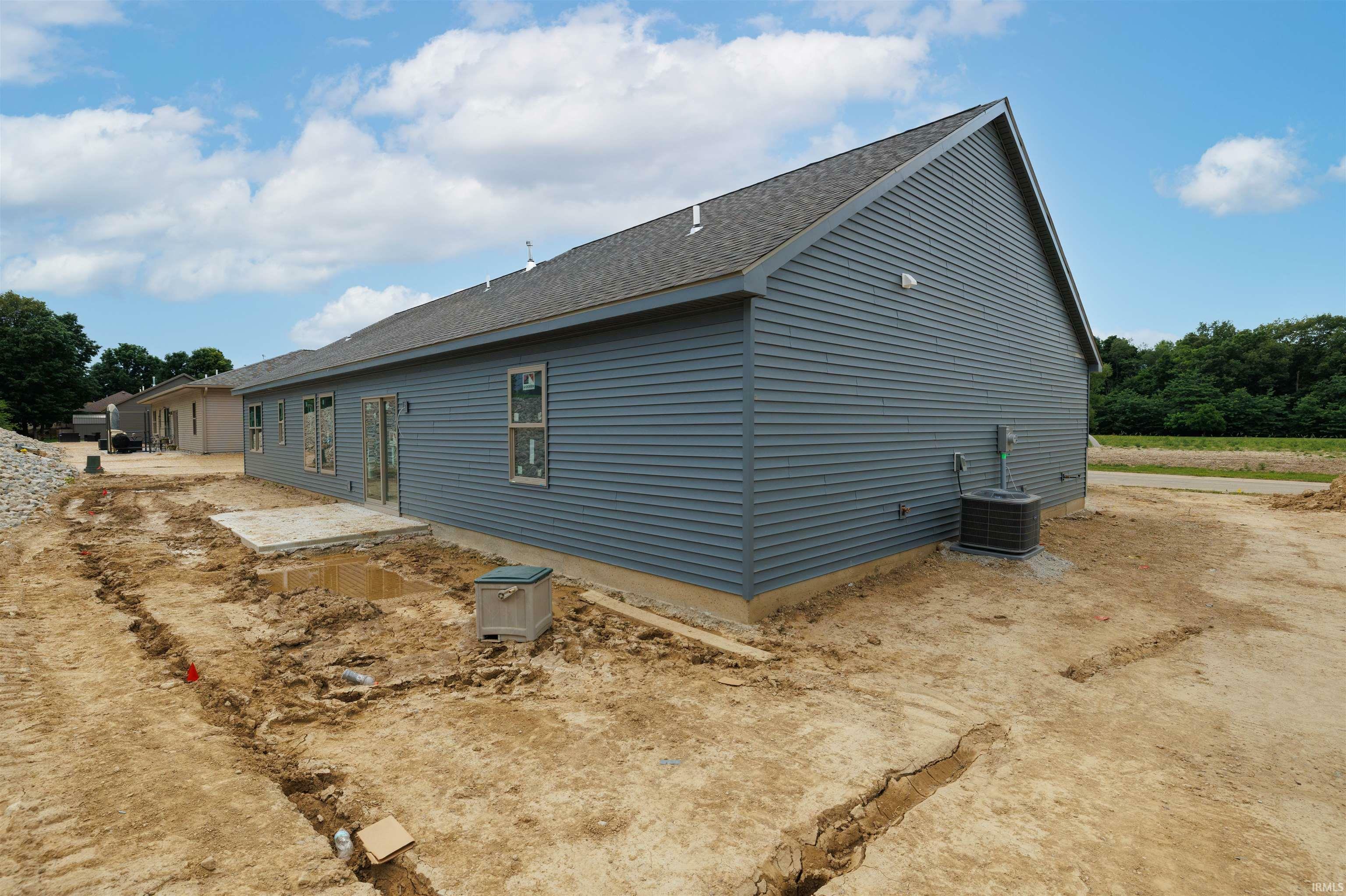 Property Photo: 980 E Hawthorn Lane IN 46725