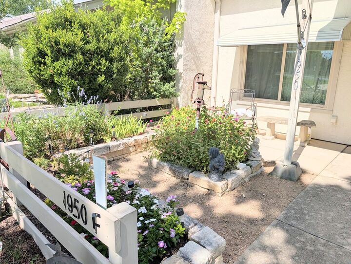 Property Photo: 1950-F Leslie Dr TX 78028