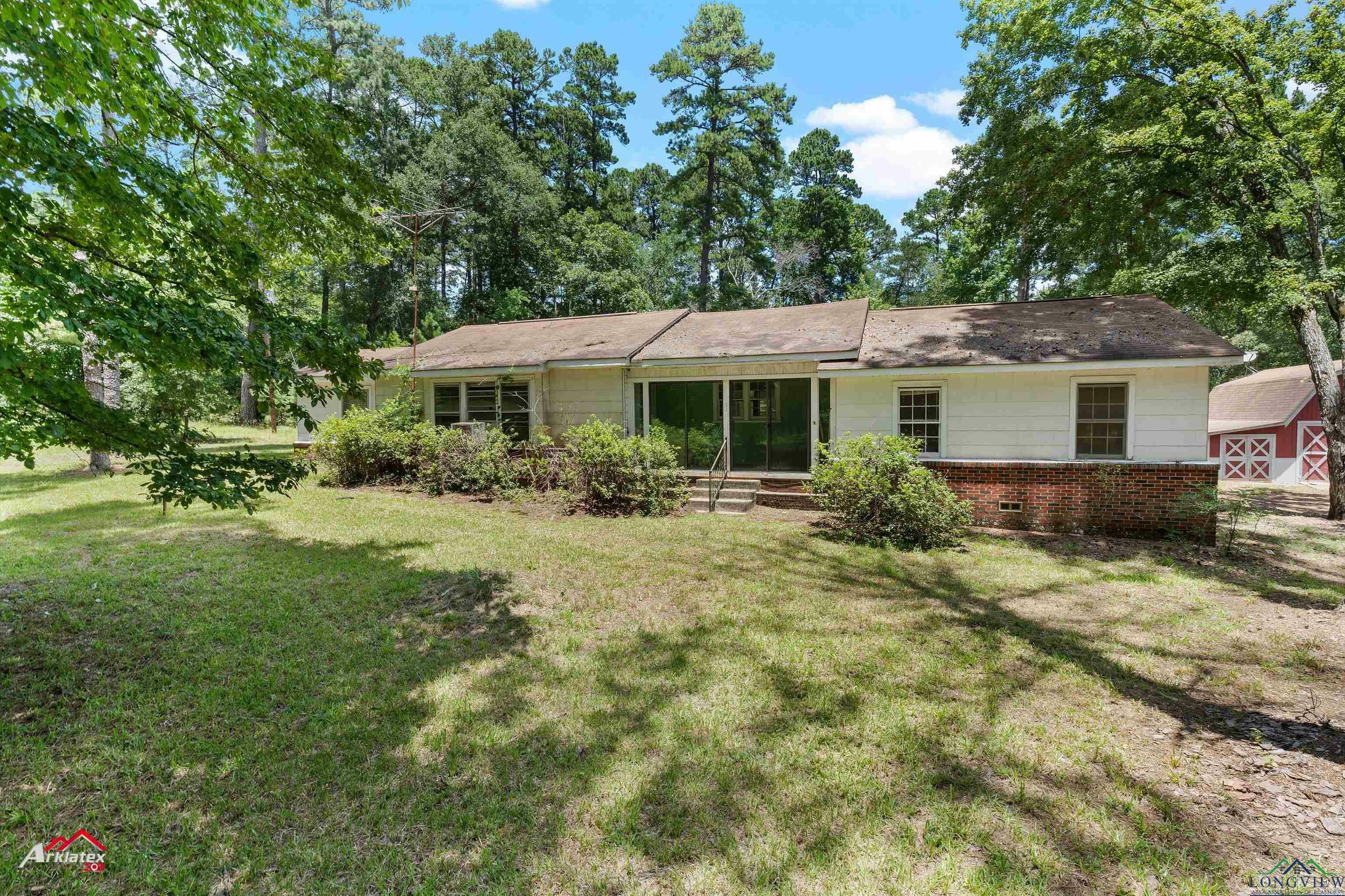 512 W Country Club Rd.  Hallsville TX 75650 photo