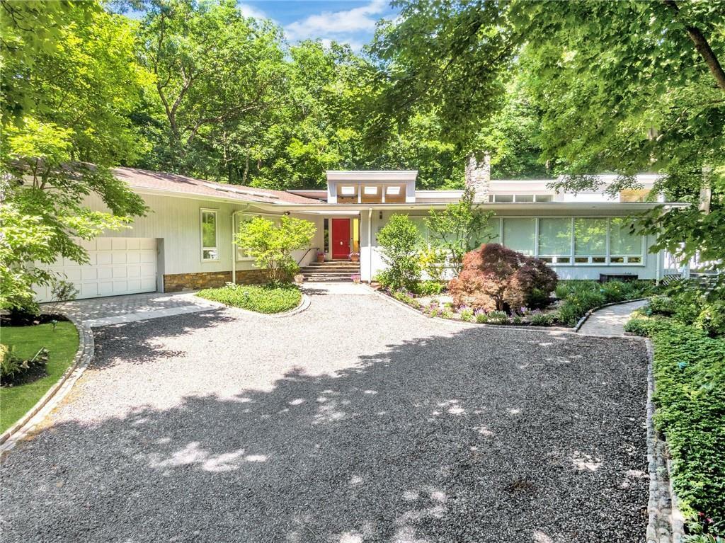Property Photo:  5 Deerfield Lane  NY 10543 