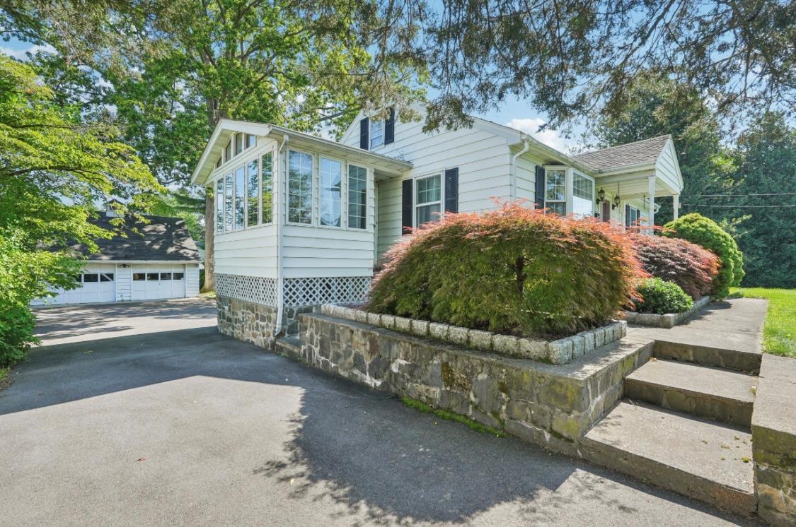 Property Photo:  63 Washburns Lane  NY 10980 