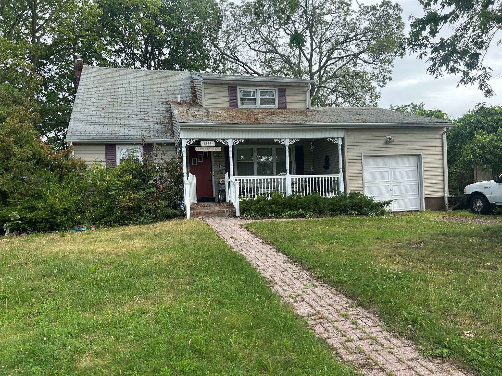 Property Photo:  1569 11th Street  NY 11704 
