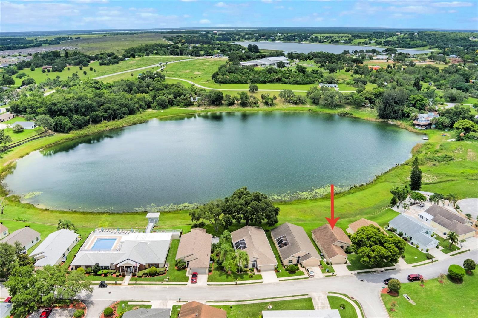 Property Photo: 464 Lake Suzanne Drive FL 33859