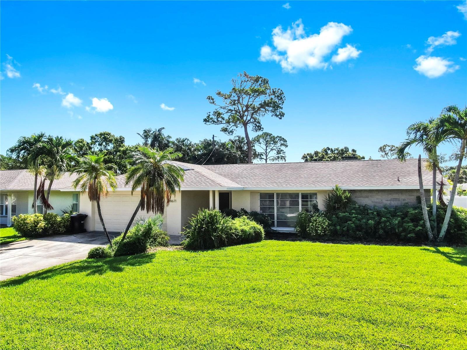 Property Photo: 8671 11th Street N FL 33702