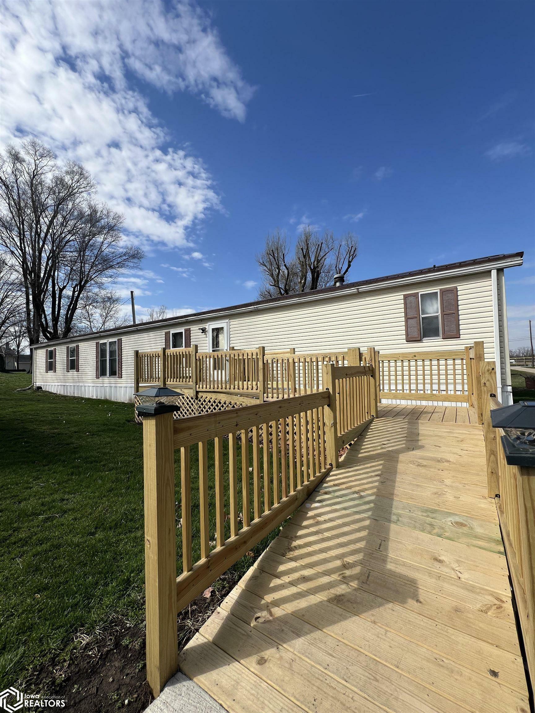 Property Photo: 110 Oak St IL 61437