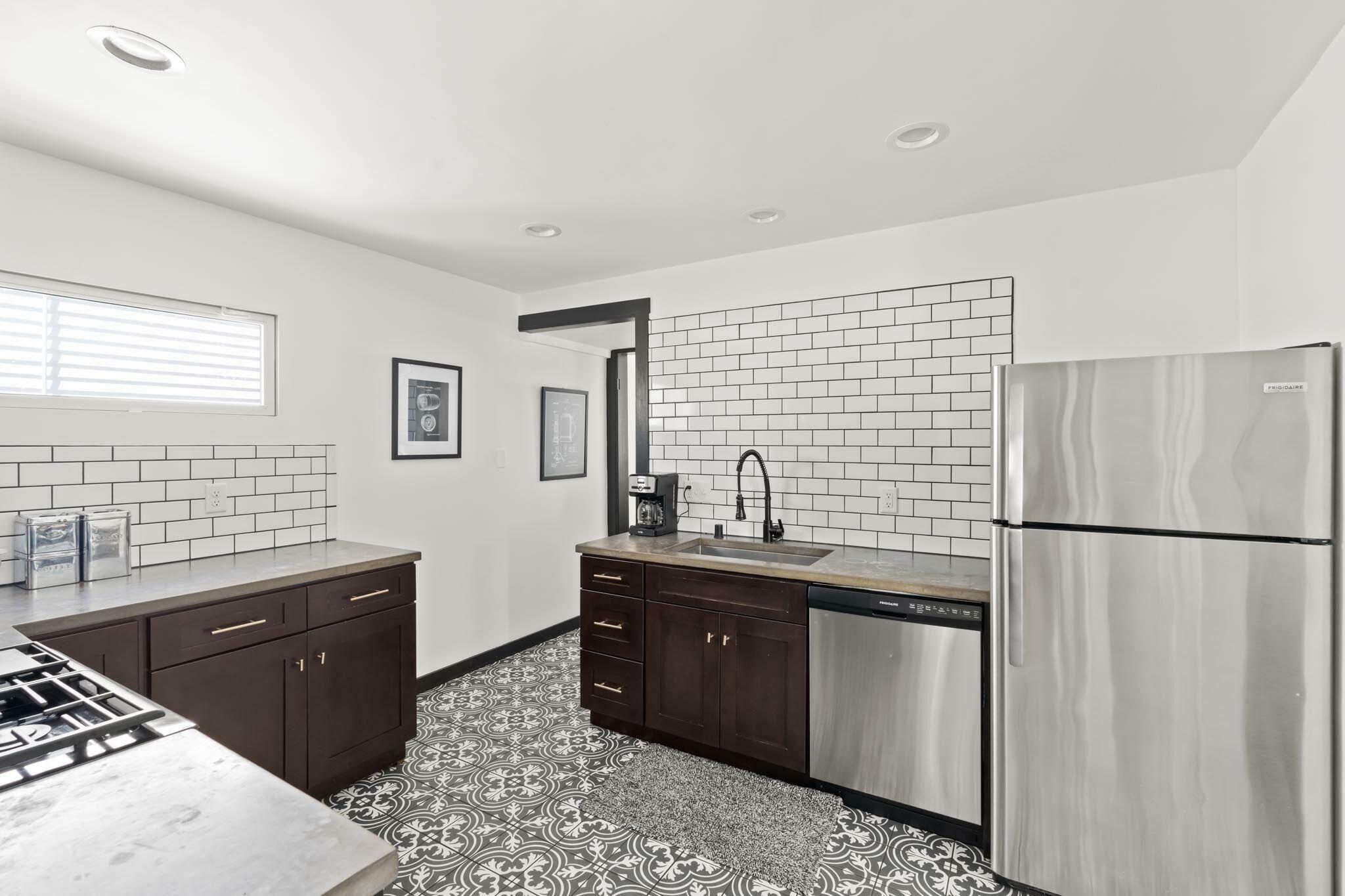 Property Photo: 2415 S Kinnickinnic Ave WI 53207