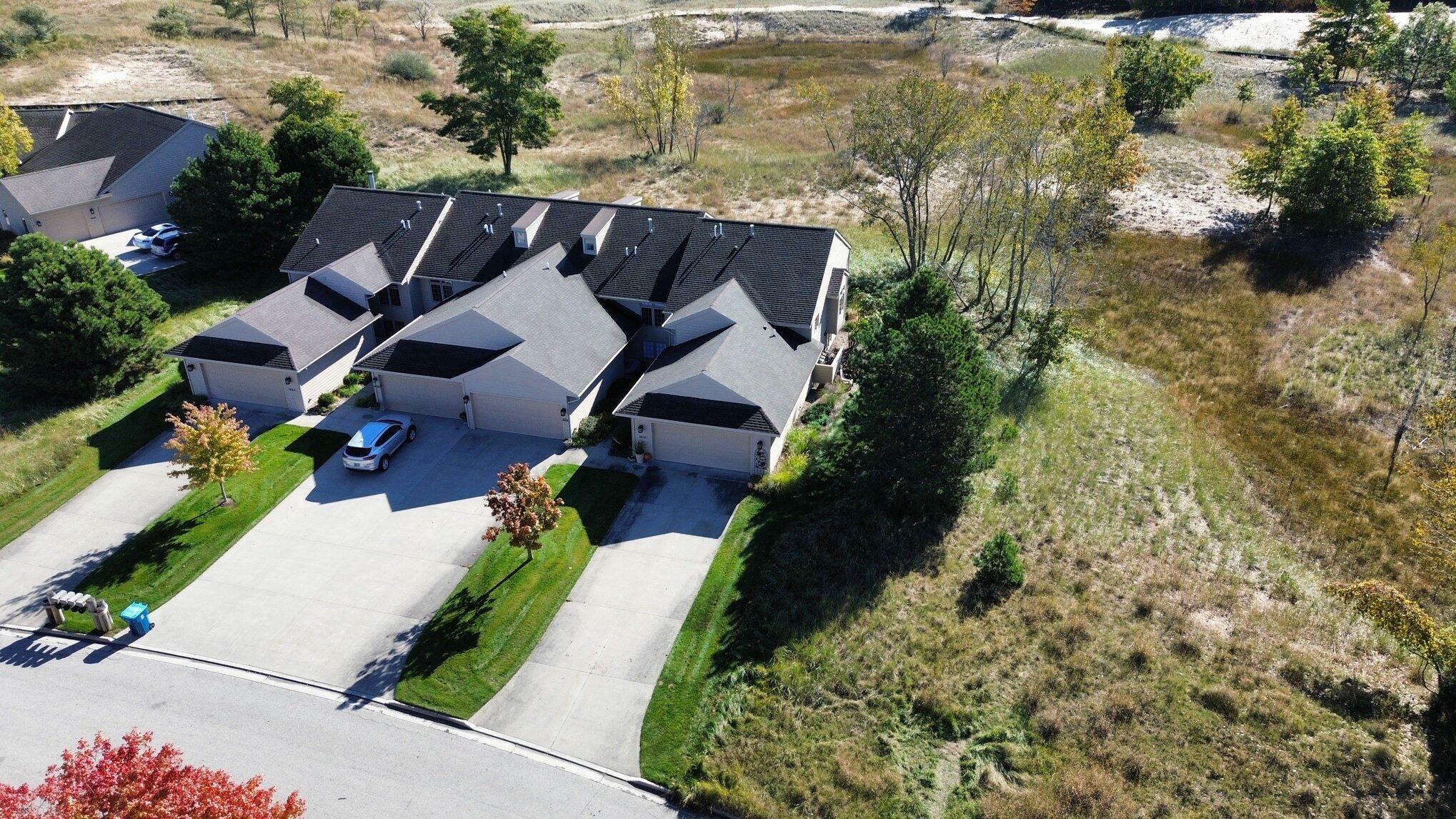 Property Photo: 1670 E Harbour Towne Circle MI 49441