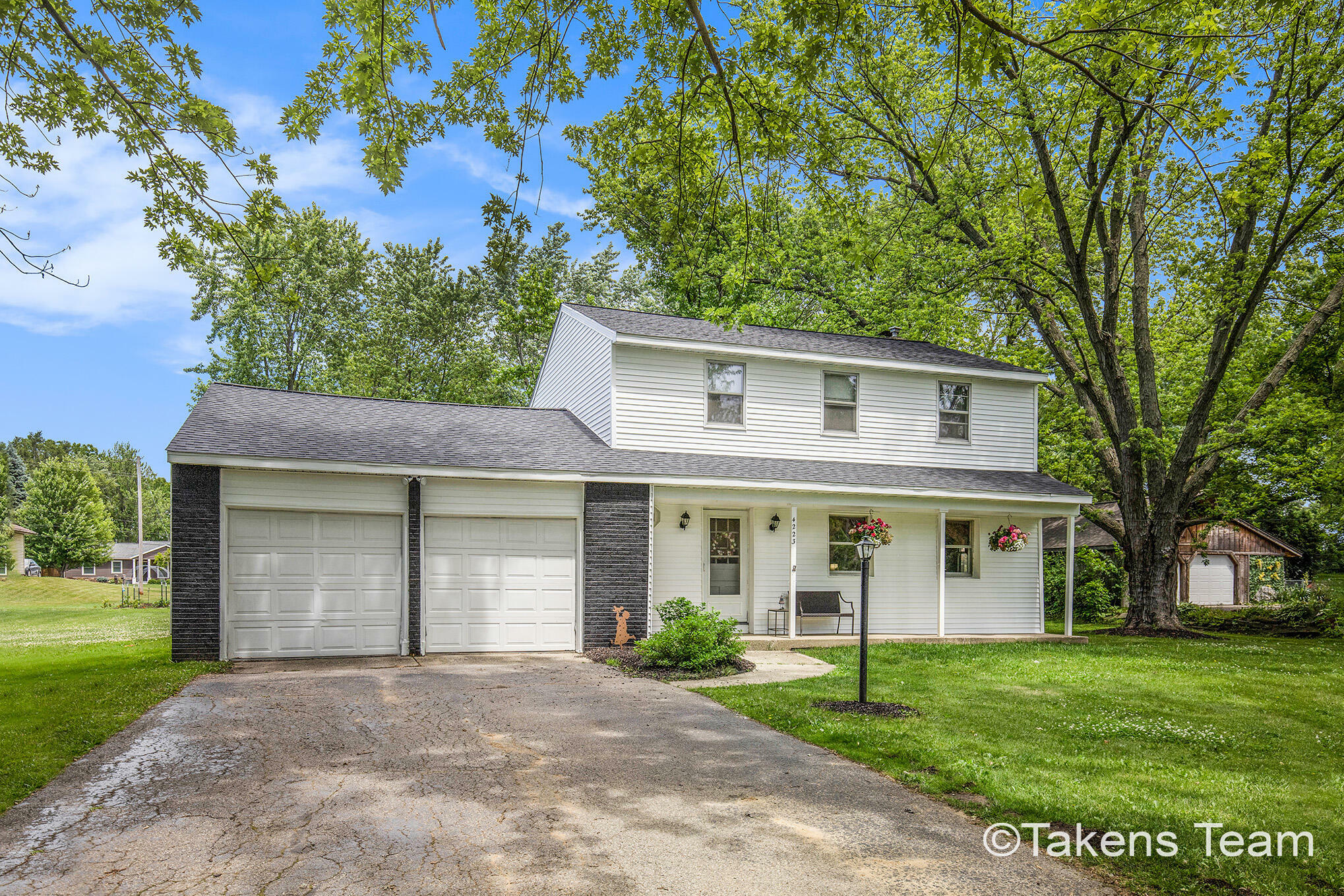 4223 Burton Street SE  Grand Rapids MI 49546 photo