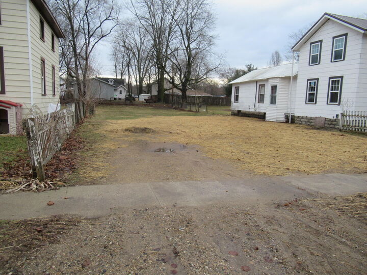 Property Photo:  1214 Fourth Street  MI 49093 