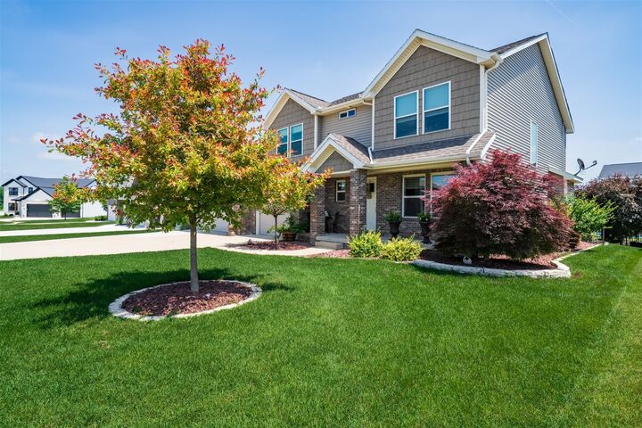 Property Photo:  1814 Loblolly Drive  IL 61761 
