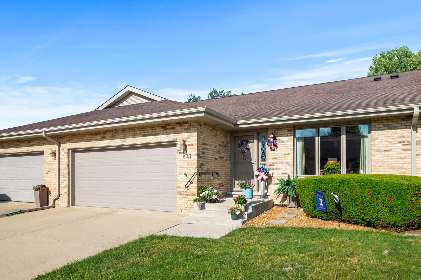 Property Photo: 833 Winter Park Drive 833 IL 60451